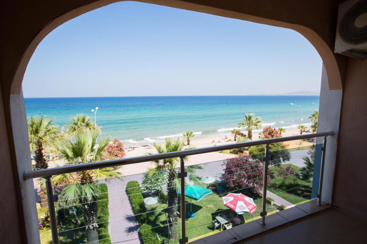 Holiday Hotel Kusadası Zewnętrze zdjęcie