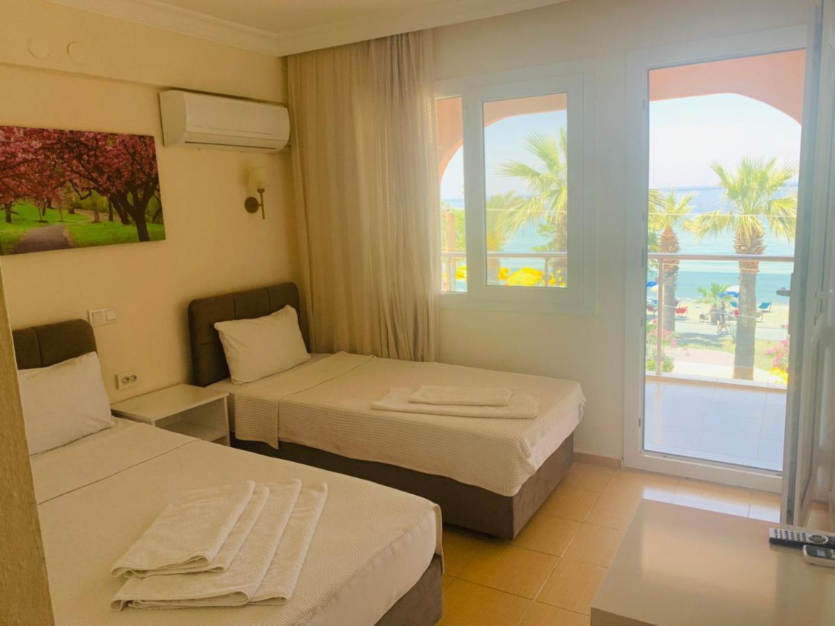 Holiday Hotel Kusadası Zewnętrze zdjęcie