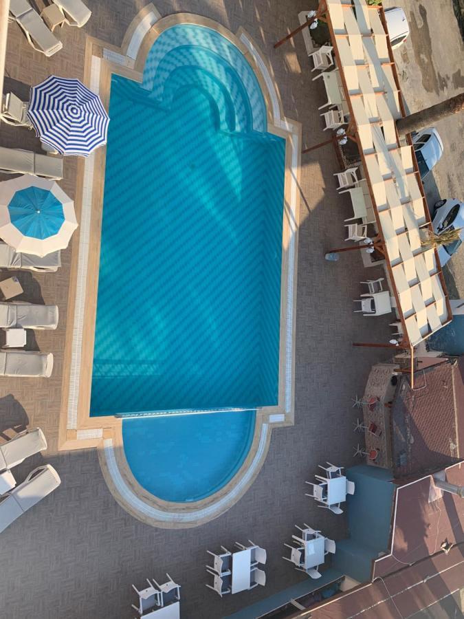 Holiday Hotel Kusadası Zewnętrze zdjęcie