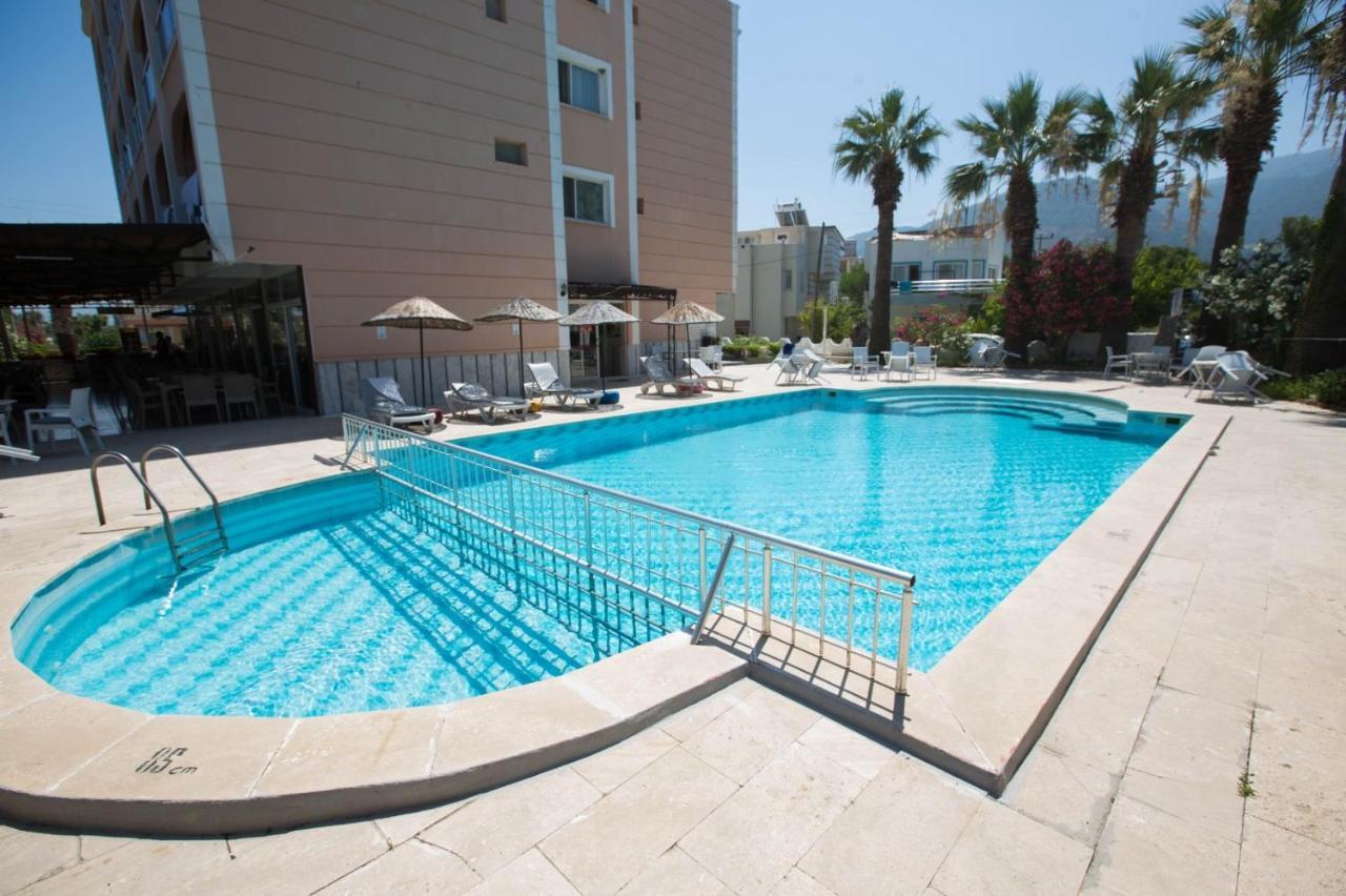 Holiday Hotel Kusadası Zewnętrze zdjęcie