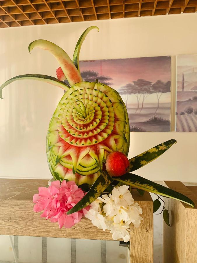 Holiday Hotel Kusadası Zewnętrze zdjęcie