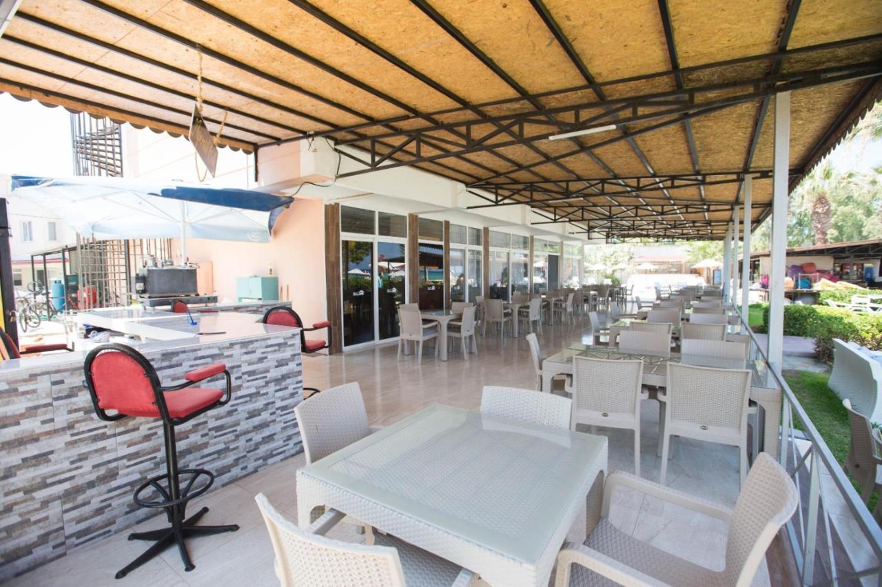 Holiday Hotel Kusadası Zewnętrze zdjęcie