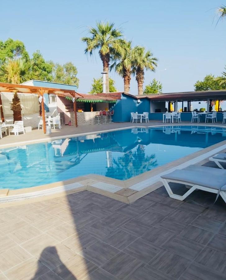 Holiday Hotel Kusadası Zewnętrze zdjęcie